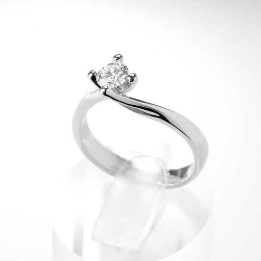 Valentino solitaire ring diamond 0.60ct G VS2 half pavé 18kt white gold