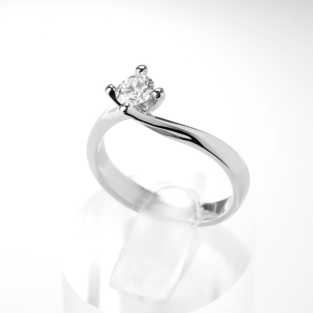 Anello solitario Valentino diamante 0.30ct F VVS oro bianco 18kt