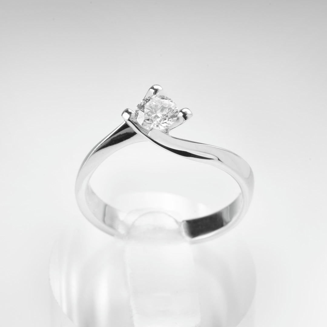 Anello solitario Valentino diamante 0.30ct F VVS oro bianco 18kt