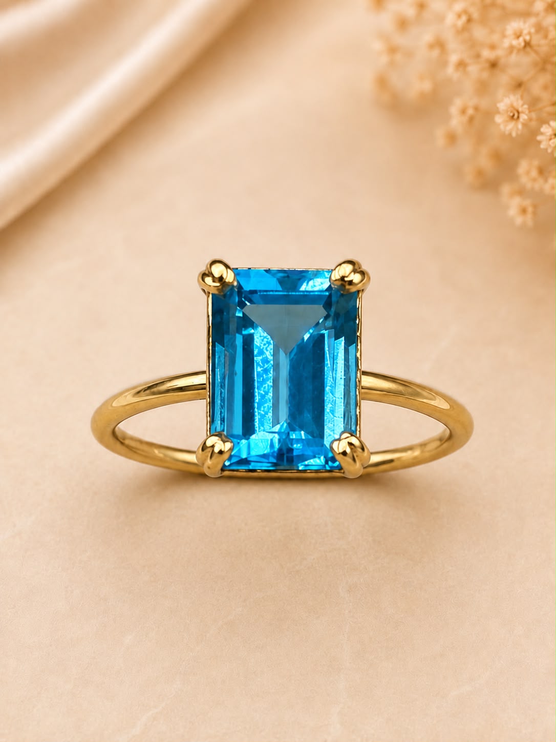Anello oro giallo 18kt 2,70 gr. e Topazio London 1,70 ct.
