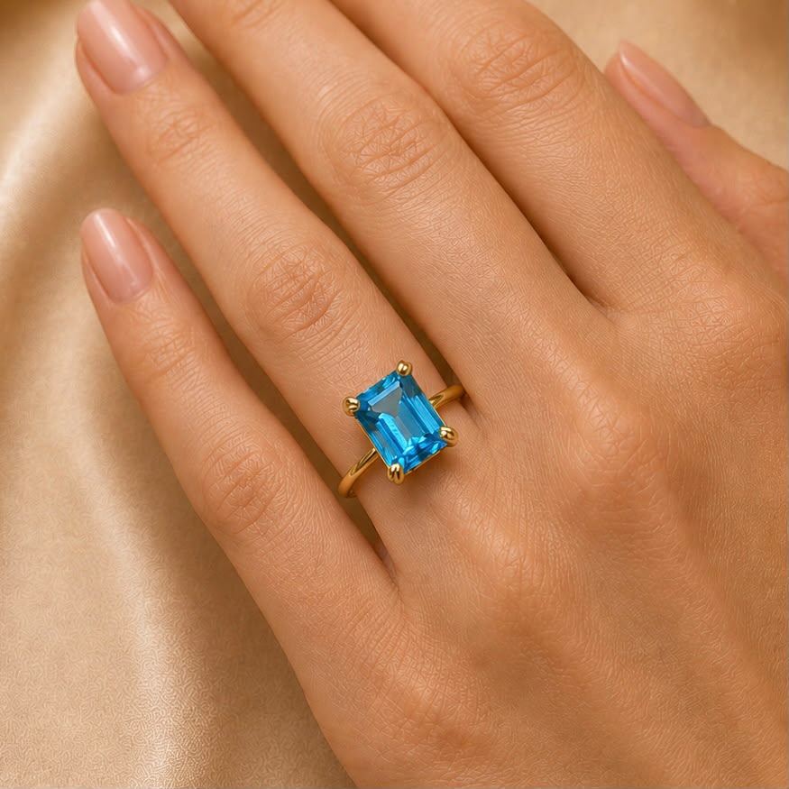 Anello oro giallo 18kt 2,70 gr. e Topazio London 1,70 ct.
