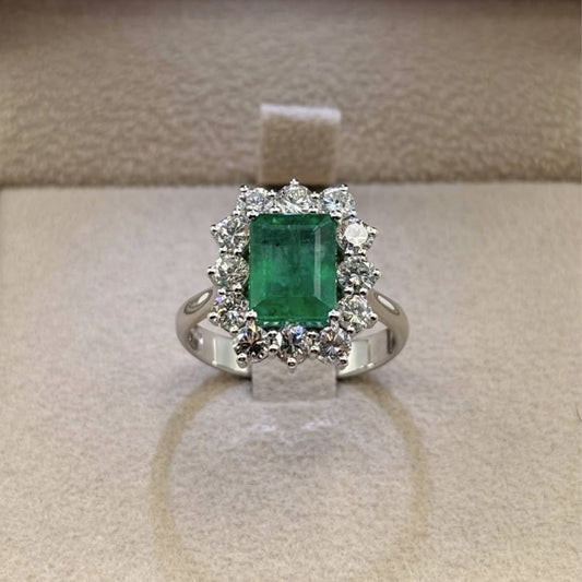 Anello smeraldo 2.70 ct diamanti 1.08 G VS oro bianco 18kt